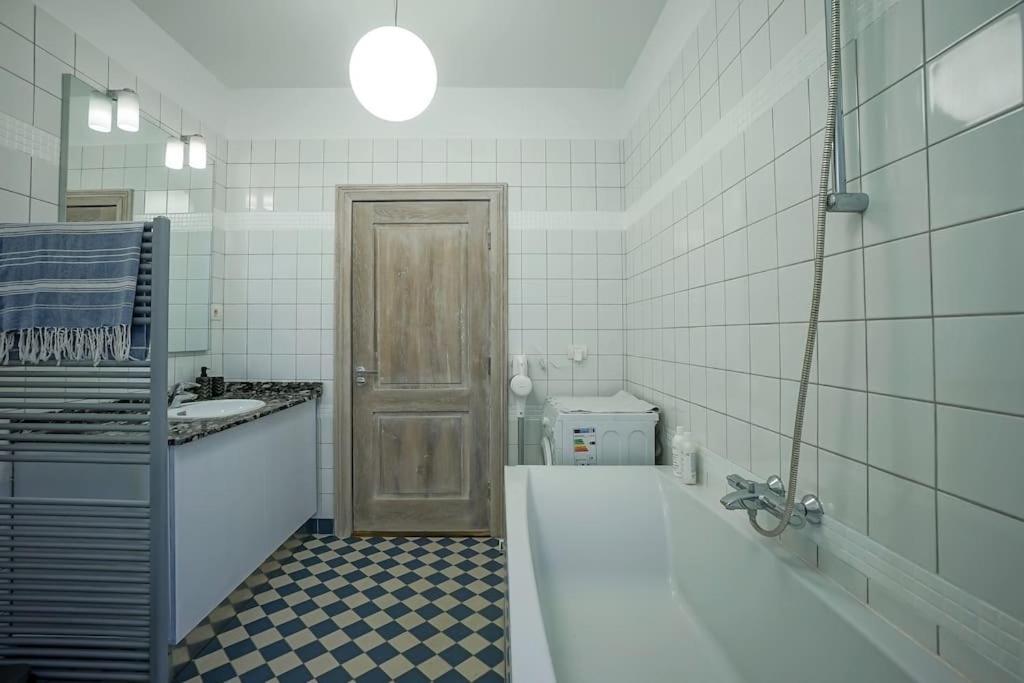 Central Apartment - Nido'S Area ブカレスト エクステリア 写真